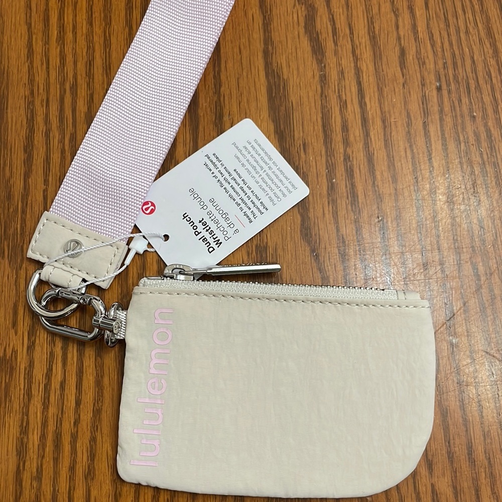RARE! NWT! Lululemon Single Pouch with Wristlet!